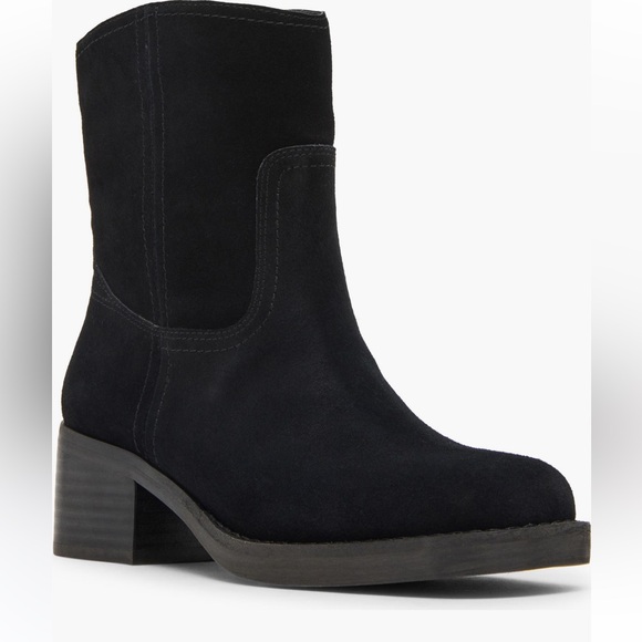 Blondo Shoes - Blondo waterproof Black Ankle Booties